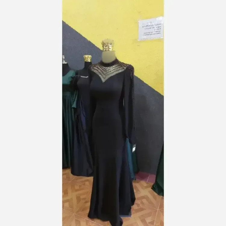 ماکسی مجلسی کرپ دالقیچ سنگدوزی شده مشکی مدل مانیا