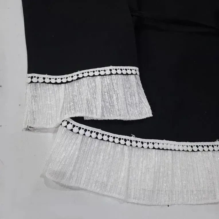 مانتو شلوار مروارید جنس مازراتی و تور رنگ مشکی سایز فری تا 46