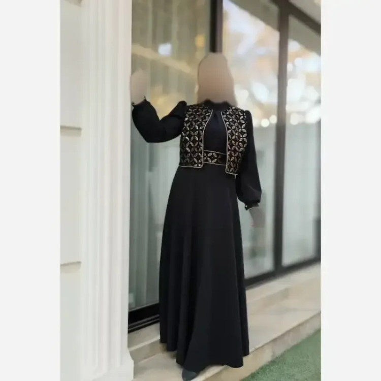 سه تیکه پیراهن و جلیقه و کمربند زرین کرپ مازراتی مشکی
